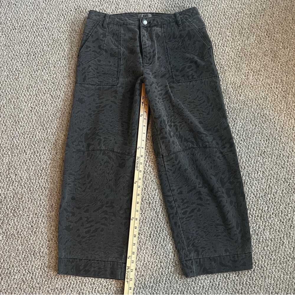 Kut from the Kloth Ashton Wide Leg Pants in Gray - Picture 2 of 7